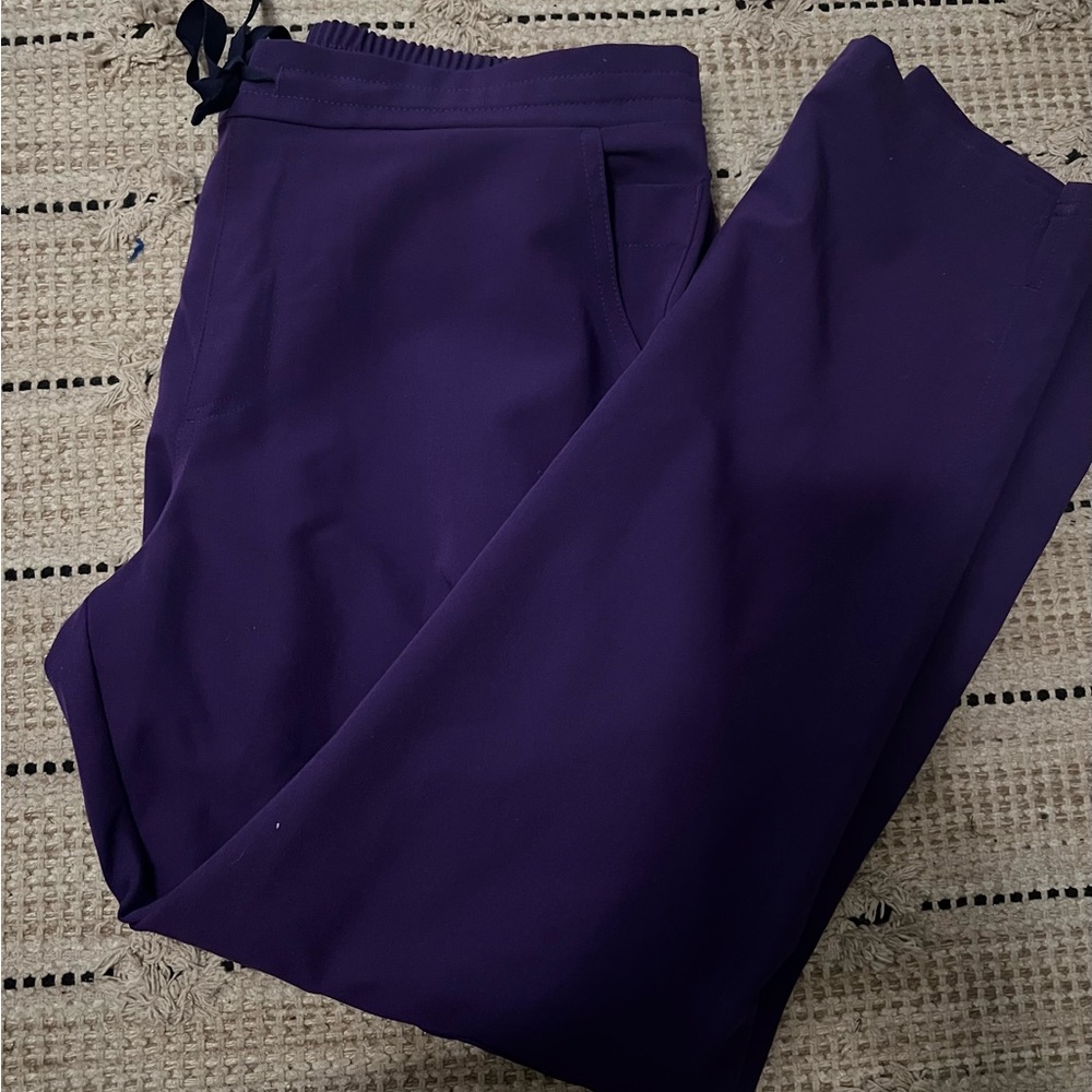 Size MP Grape Yola Skinny Scrub Pants